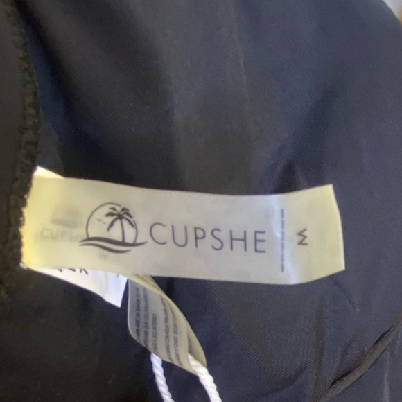 CUPSHE V-NECK ONE PIECE WITH RUFFLE - Picture 6 of 8